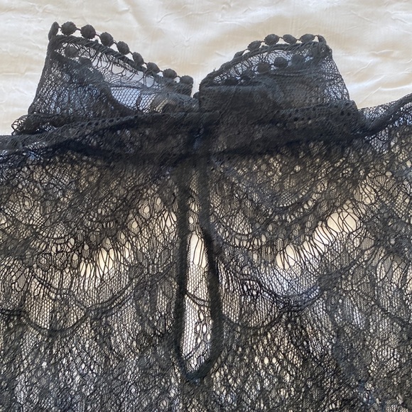 Leo Lin Lace Top *NEW* - Picture 8 of 12